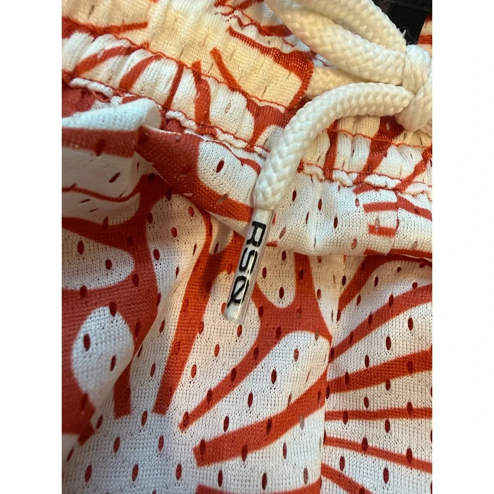 RSQ Mens Orange White Daisy Floral Mesh Shorts 6 Inch Inseam Size Medium NWT